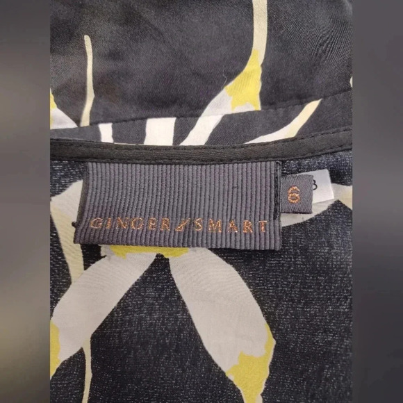 Ginger & Smart EUC 100% Silk Black and Yellow Wrap Style Tunic Size 6 - Picture 6 of 7